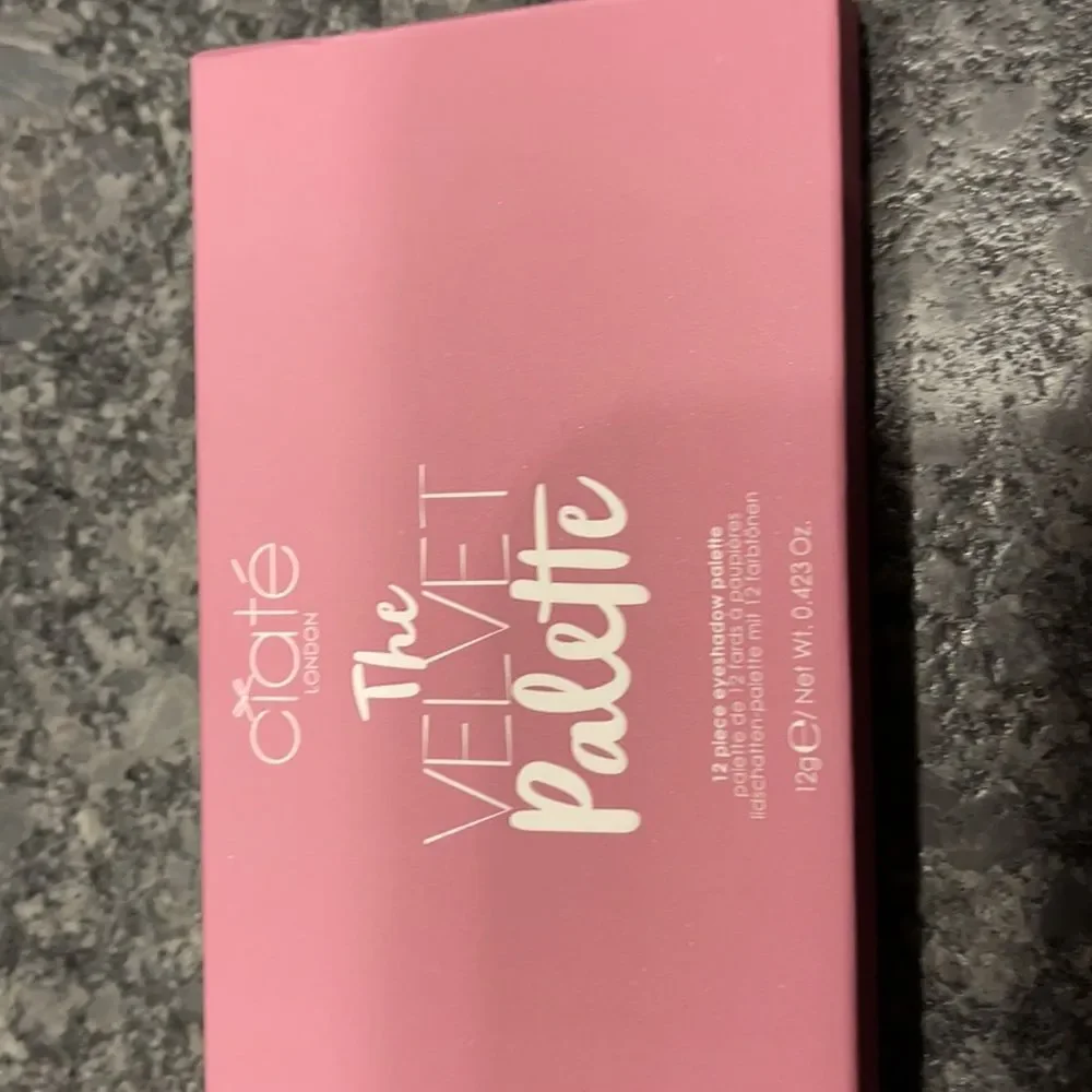 Ciate The Velvet Palette 2 piece eyeshadow palette super sparkly metallic new